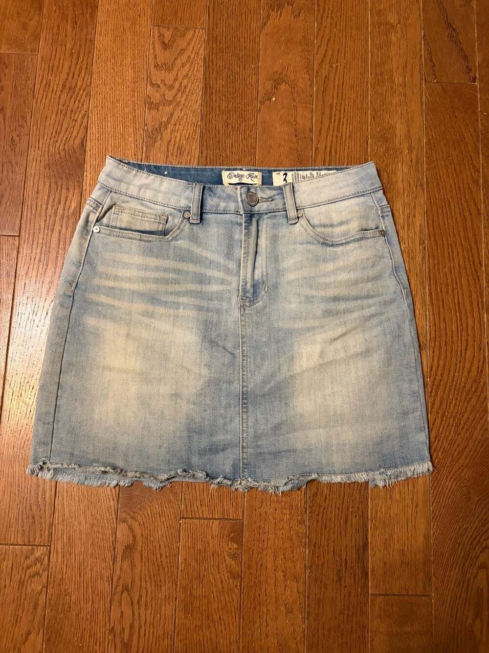 Indigo Rein Light Wash Denim Mini Skirt – Size 3